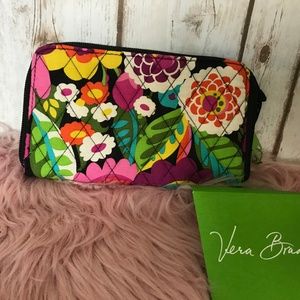 Vera Bradley Bags - Vera Bradley Wallet Vera Bradley Bags - Vera Bradley Wallet